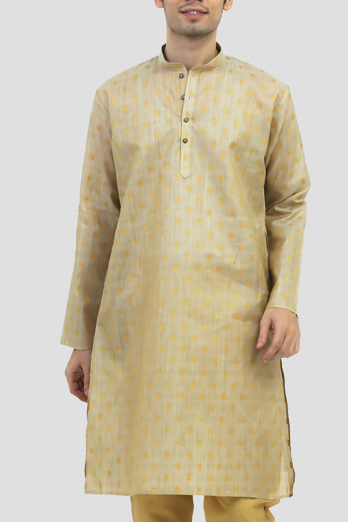 Veshbhoshaa Bluesaanchi Men'S Light Golden Color Silk Kurta Set