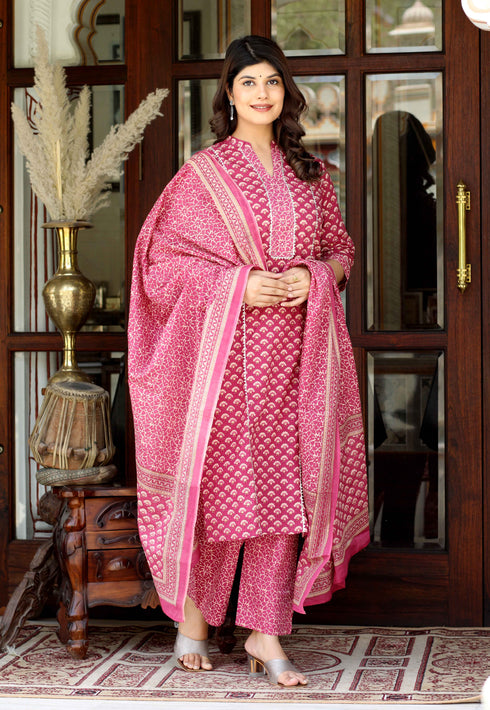Miravan Womens Pink Straight Floral Printed Kurta and Palazzo With Dupatta Set