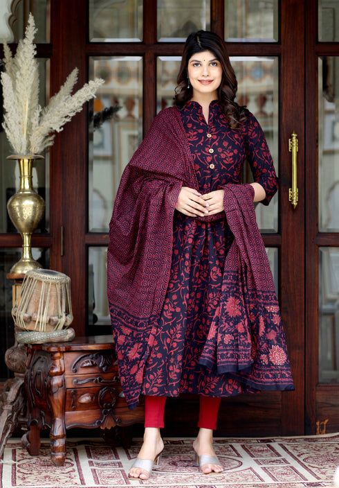Miravan Womens Maroon Pure Floral Printed Anarkali Kurta With Gold Print Dupatta