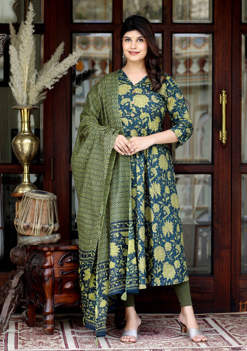 Miravan Womens Green Pure Cotton Printed Anarkali Kurta With Gold Print Dupatta