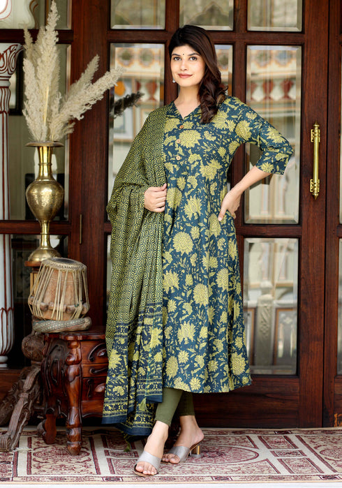 Miravan Womens Green Pure Cotton Printed Anarkali Kurta With Gold Print Dupatta