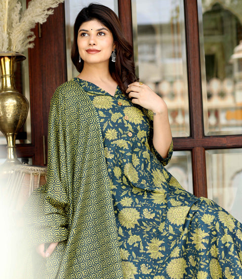 Miravan Womens Green Pure Cotton Printed Anarkali Kurta With Gold Print Dupatta