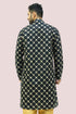 Veshbhoshaa Bluesaanchi Men'S Black Mirror Work Silk Kurta Set