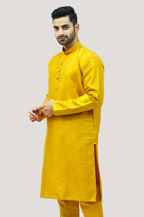 Veshbhoshaa Bluesaanchi Men'S Golden Raw Silk Kurta Set