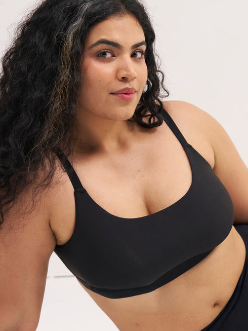 UNDERNEAT Every Day Scoop Bralette - Non-Padded Wireless Full Coverage and Seamless - Black