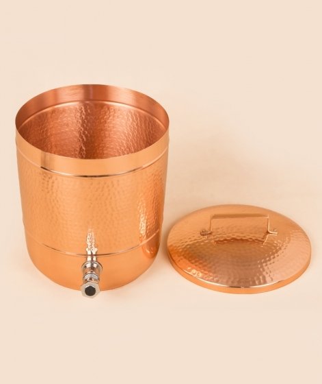 Isha Life Hammered Copper Container with Lid 450ml