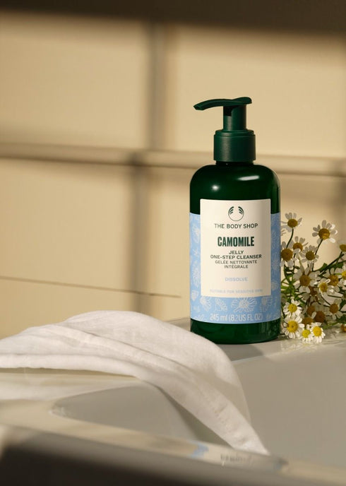 The Body Shop Camomile Jelly One step Cleanser