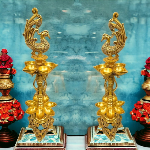 Tamas Brass Ten Wicks Peacock Lamp