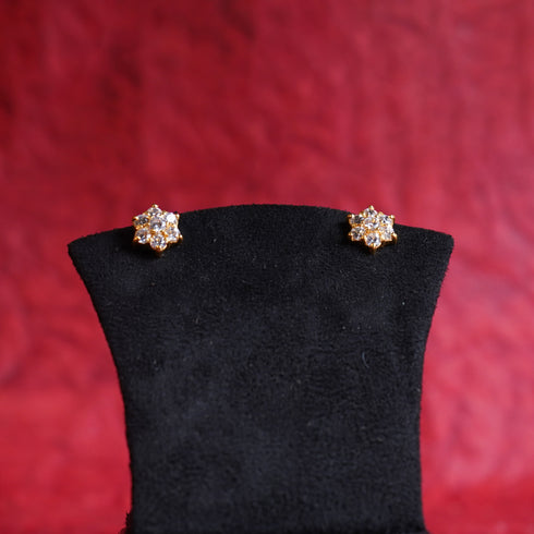 22 Carat Gold Star Shape Ear Rings With White Stones 4.68g by Mahita Collections