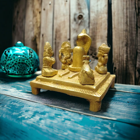 Tamas Brass Shiv Parivar with Shivling, Shri Kartikeya, Ganesh, Mata Parvati and Nandi Statue/Idol