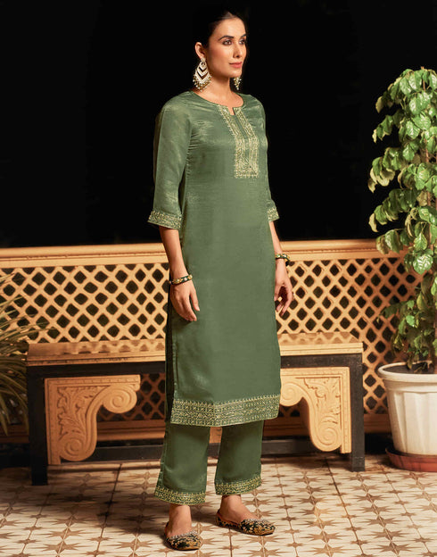 Sudathi Olive Green Velvet Plain Straight Kurta Set With Dupatta