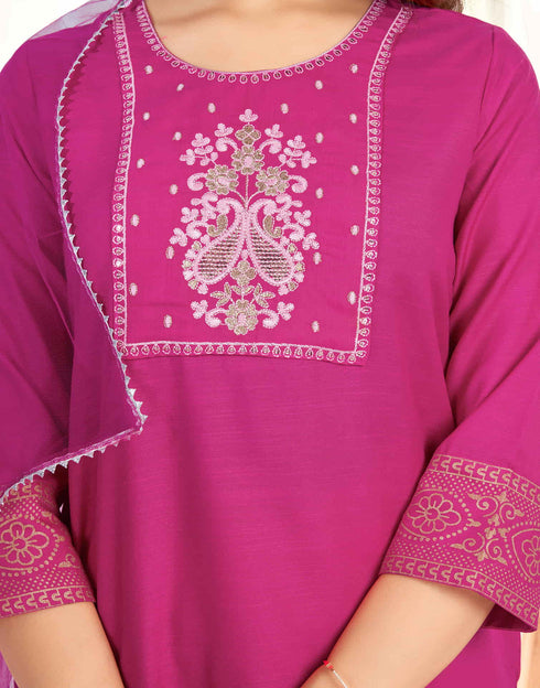 Sudathi Rani Pink Cotton Sequence Straight Kurta Set With Dupatta