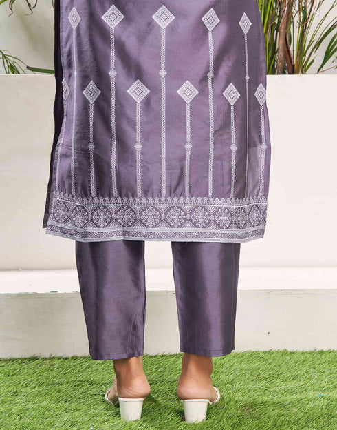Sudathi Dusty Purple Silk Plain Straight Kurta Set With Dupatta
