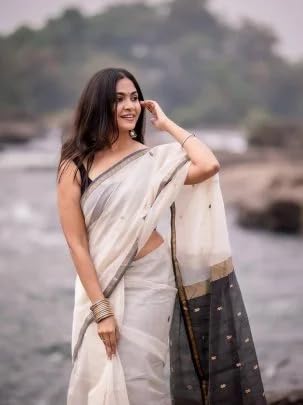 Vasthrlay Banarasi Unstitched Saree