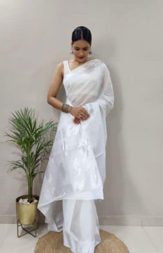 Vasthrlay Banarasi Unstitched Saree