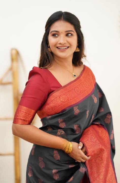 Vasthrlay Banarasi Saree