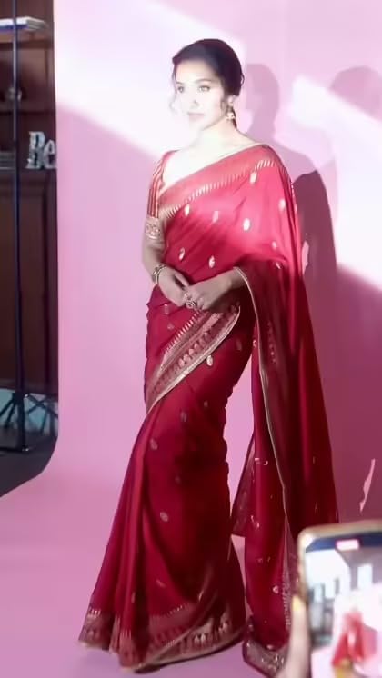 Vasthrlay Silk Unstitched Saree