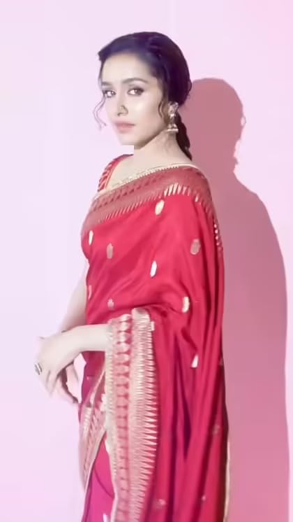 Vasthrlay Silk Unstitched Saree