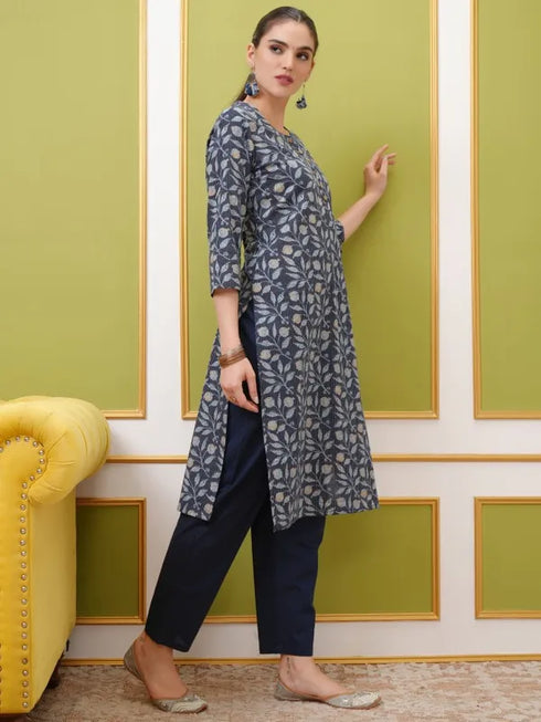 Vasthrlay Women Blue Printed Straight Kurtas