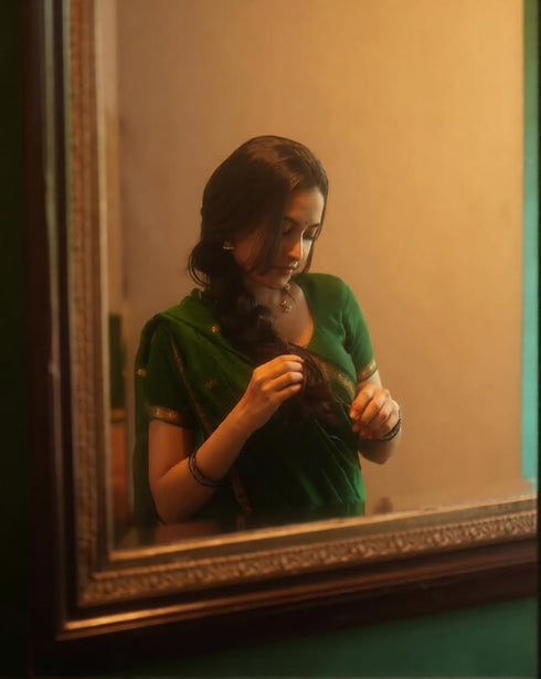 Vasthrlay Banarasi Unstitched Saree