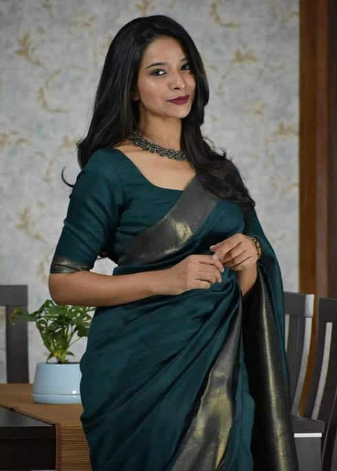 Vasthrlay Handwoven Border Unstitched Saree