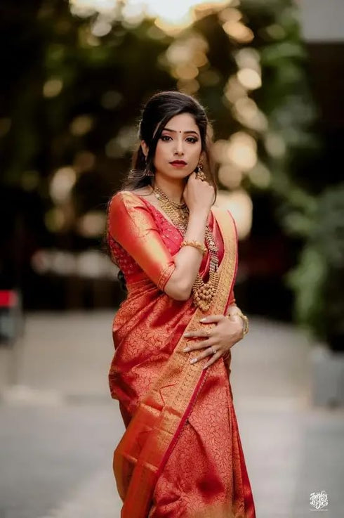 Vasthrlay Traditional Unstitched Saree