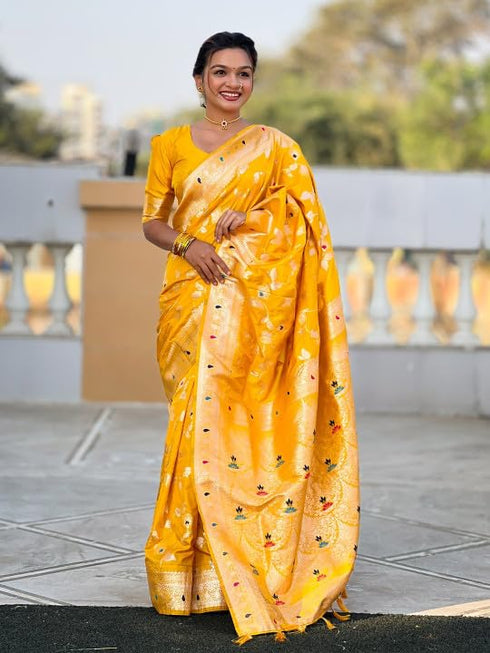 Vasthrlay Jacquard Unstitched Saree