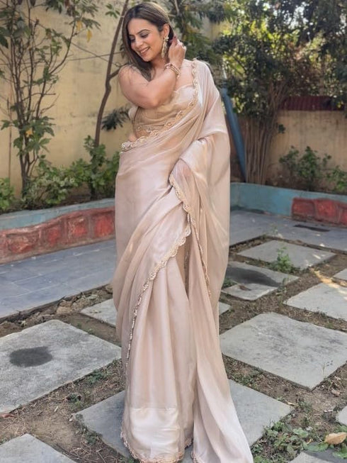 Vasthrlay Traditional Saree