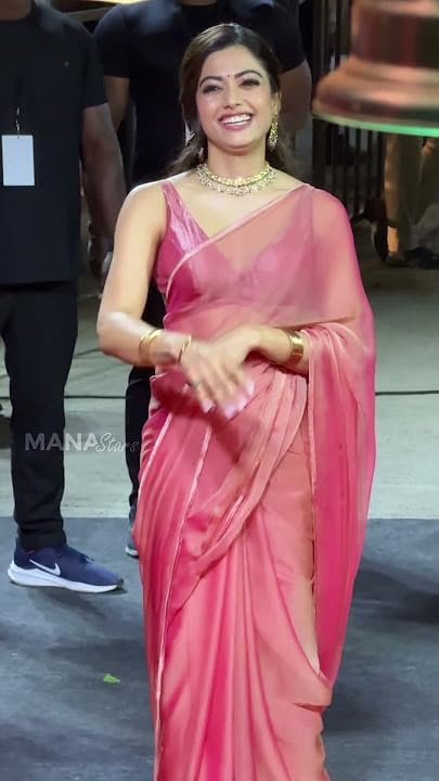 Vasthrlay Traditional Unstitched Saree