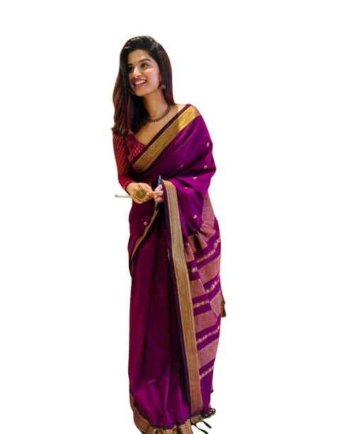 Vasthrlay Traditional Jacquard Elegant Handwoven