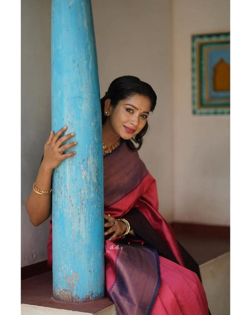 Vasthrlay Banarasi Border Saree