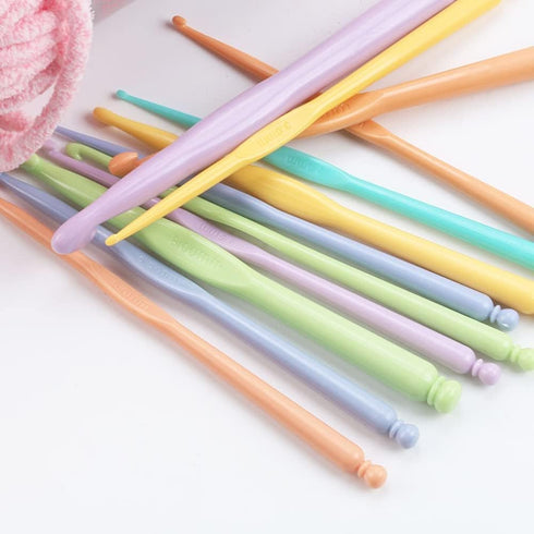 12 Pcs Lightweight Crochet Hooks Plastic Crochet Needles Set DIY Yarn Weaving Tools