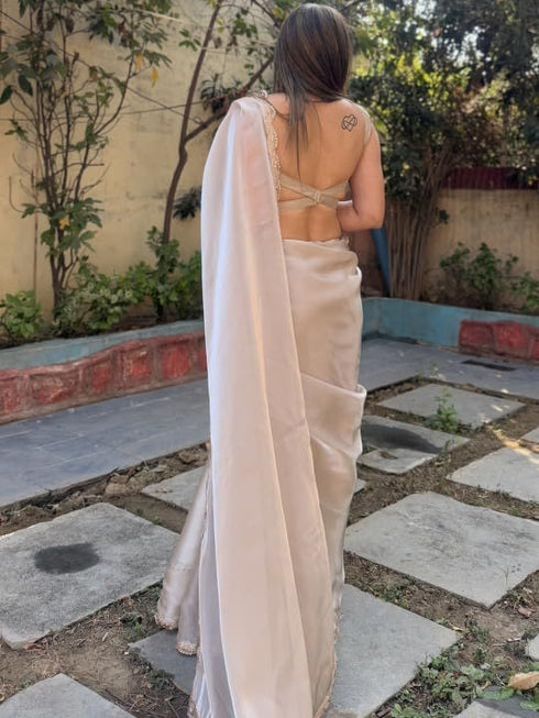 Vasthrlay Traditional Saree