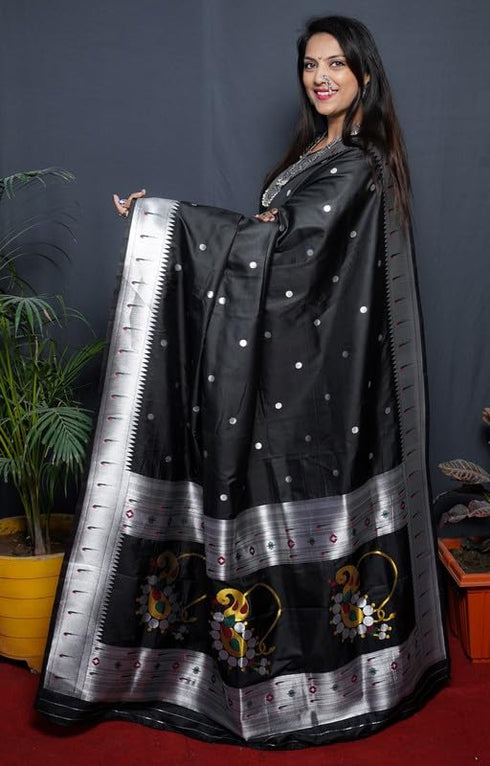 Vasthrlay Banarasi Saree