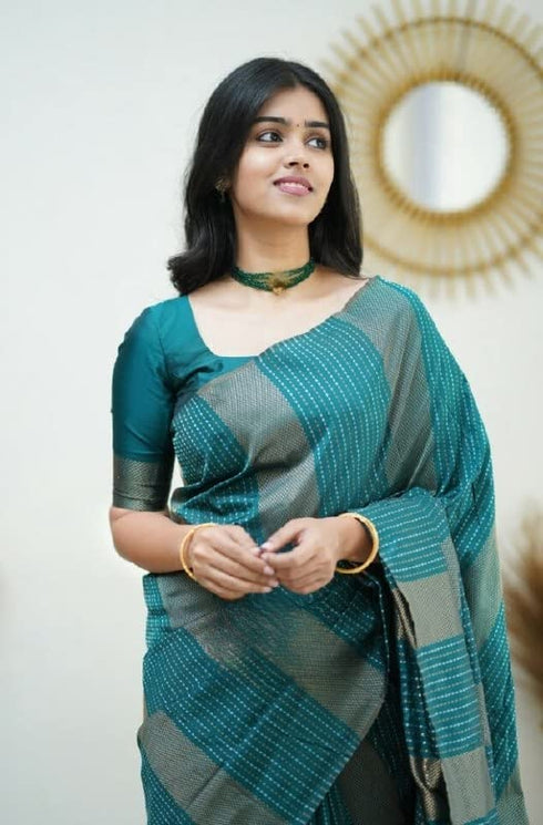 Vasthrlay Banarasi Saree