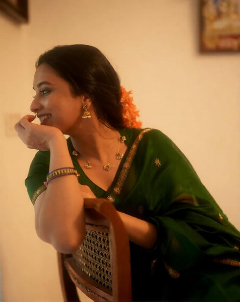 Vasthrlay Banarasi Unstitched Saree