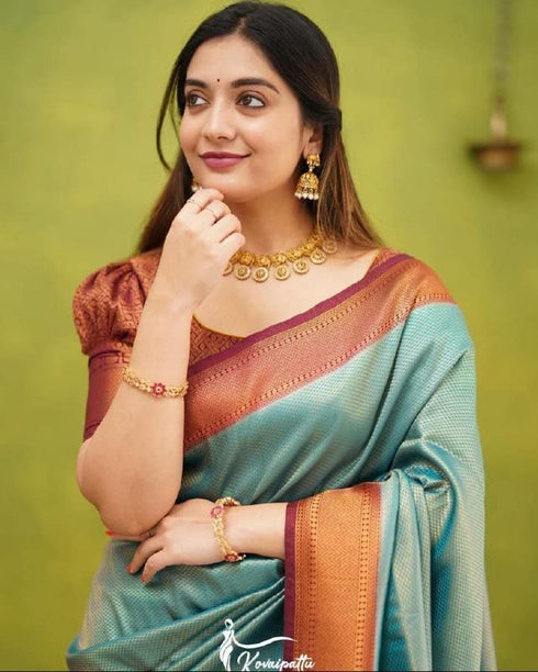 Vasthrlay Cream Kanjivaram Saree