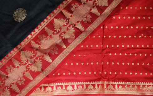 Vasthrlay Black Kanjivaram Woven Saree