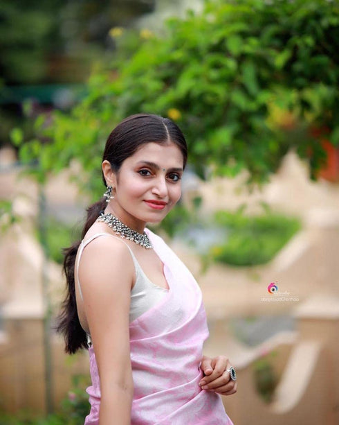 Vasthrlay Banarasi Saree