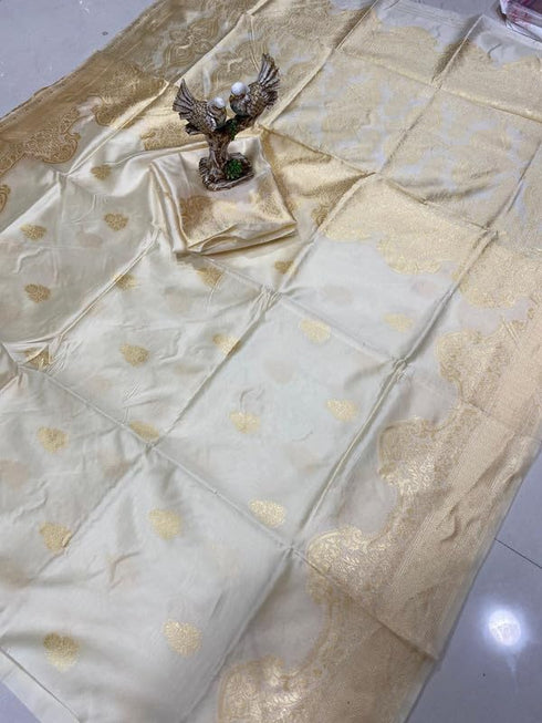 Vasthrlay Elegant Traditional Cream Saree With Matching Blouse Piece