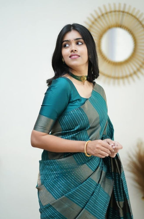 Vasthrlay Kanjivaram Unstitched Saree
