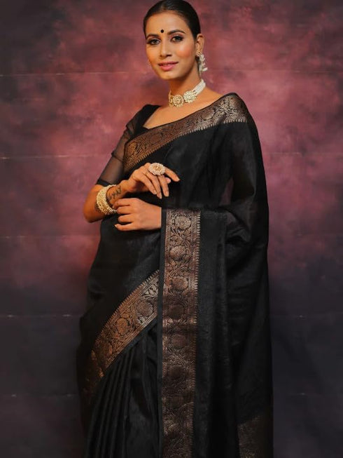 Vasthrlay Traditional Unstitched Saree
