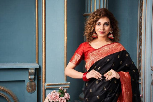 Vasthrlay Silver Saree