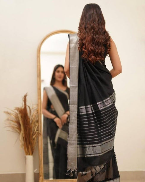 Vasthrlay Banarasi Unstitched Saree