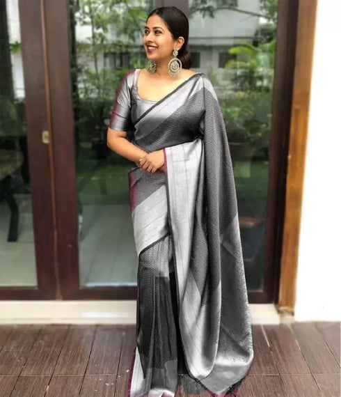 Vasthrlay Black Kanjivaram Saree