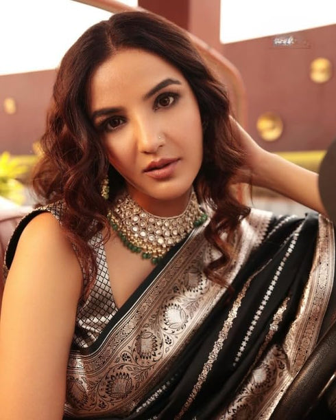 Vasthrlay Silver Kanjivaram Saree