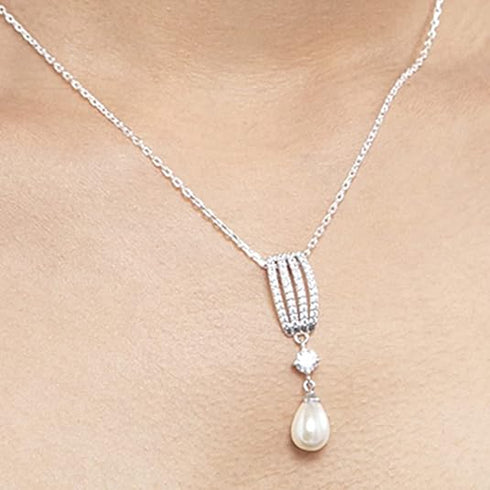 Clara 925 Sterling Silver Pearl Queen Pendant Chain