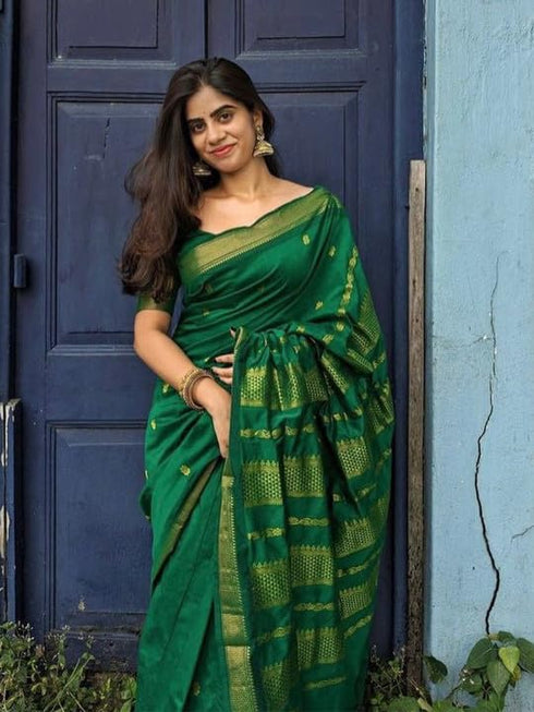 Vasthrlay Unstitched Saree