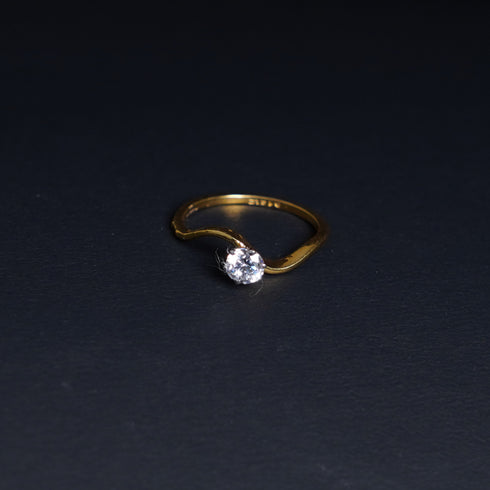 22 Carat Gold Curved With Stone Ring 1.81g by Mahita Collections