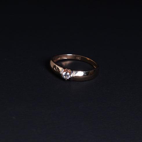 22 Carat Gold Curve Ring With White Stone 1.95g by Mahita Collections